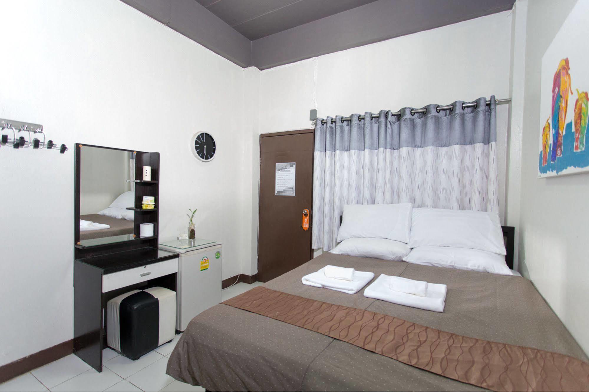 Zzhouse Hotel Chiang Mai Exterior foto