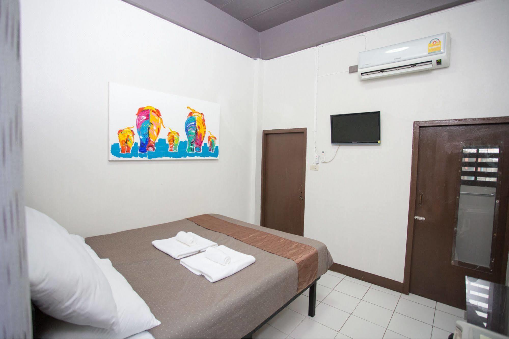 Zzhouse Hotel Chiang Mai Exterior foto