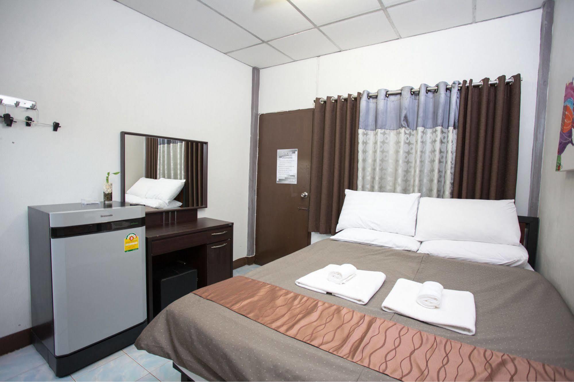 Zzhouse Hotel Chiang Mai Exterior foto