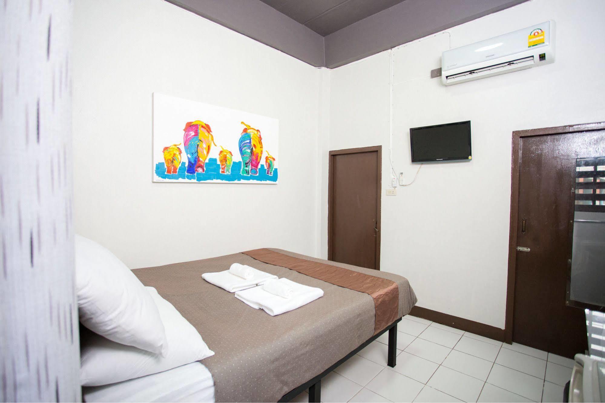 Zzhouse Hotel Chiang Mai Exterior foto